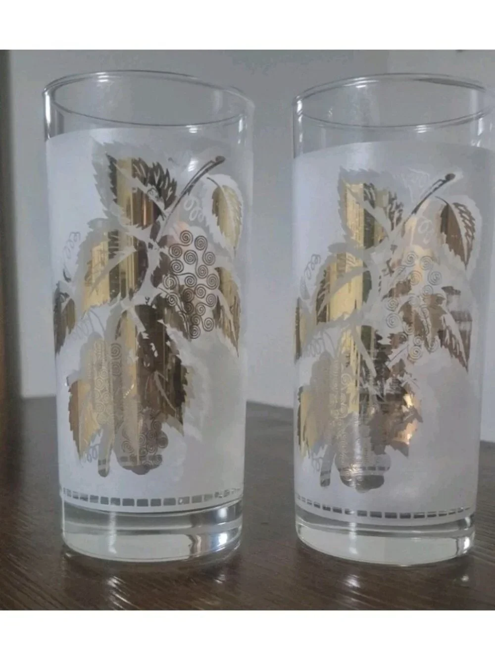 Set Of (2)Gold Etched Foil Vintage Grape Leaf Frosted Highball Glasses 10 oz MCM